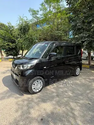 Nissan Roox Compact Urban Crossover 2022 Model