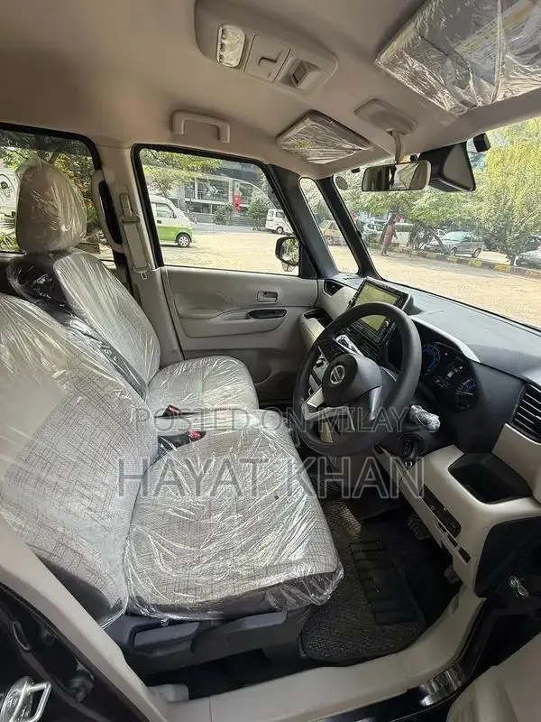 Nissan Roox Compact Urban Crossover 2022 Model