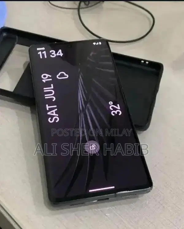 Google Pixel 7 Pro Smartphone Pristine Condition Full Accessory Set