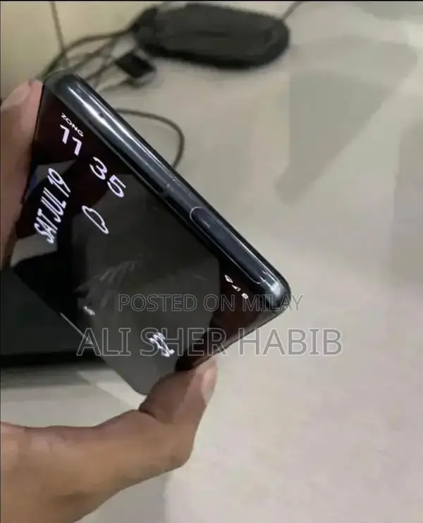 Google Pixel 7 Pro Smartphone Pristine Condition Full Accessory Set