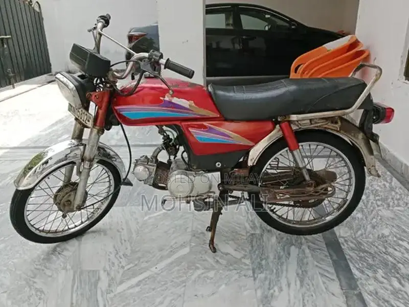 Honda Motorcycle 70cc 2008 Model Vintage Two-Wheeler