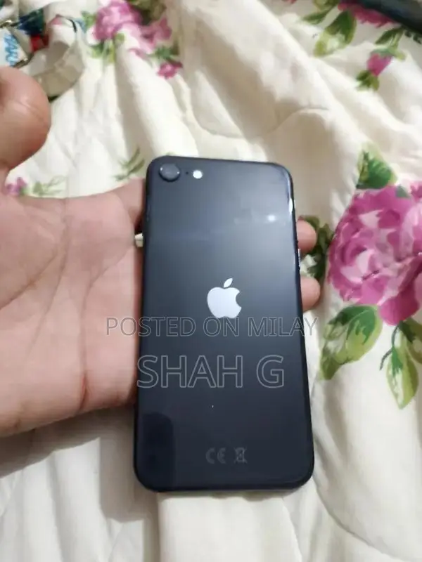 Apple iPhone SE Smartphone with Good Battery Health