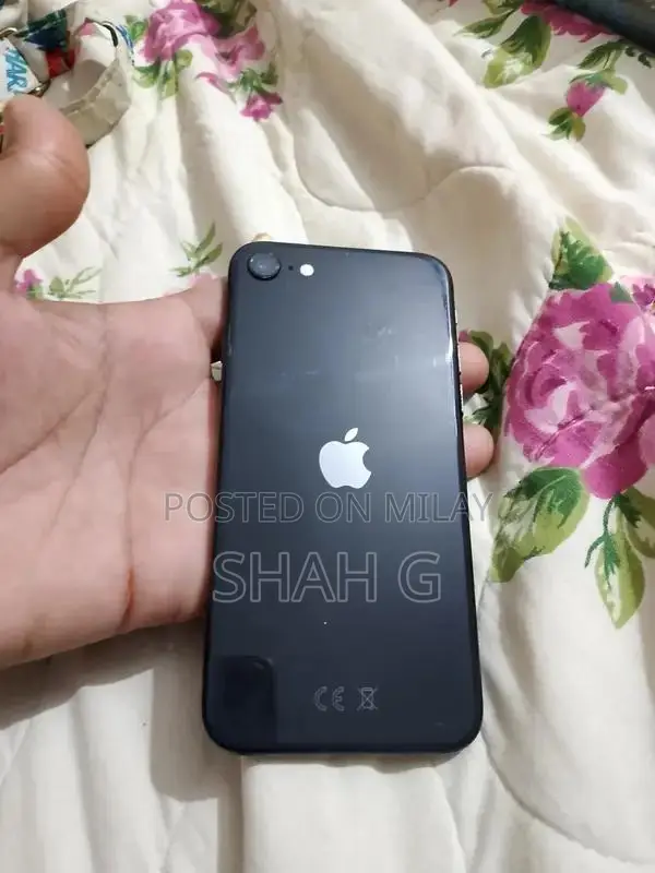 Apple iPhone SE Smartphone with Good Battery Health