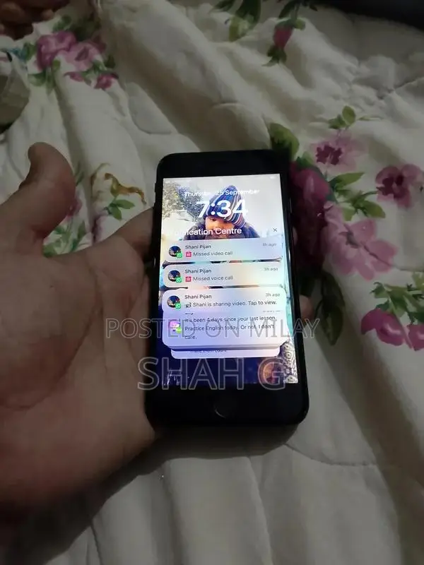 Apple iPhone SE Smartphone with Good Battery Health