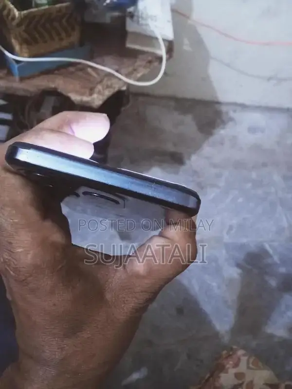 Compact Mobile Device with Basic Functionality