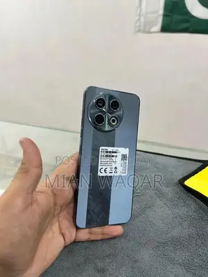 Ultra-Clean Smartphone with Fast Charging and Pristine Condition