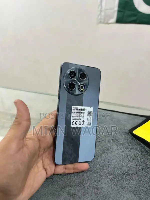 Ultra-Clean Smartphone with Fast Charging and Pristine Condition