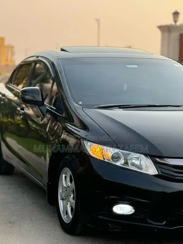 Honda Civic VTi Oriel Prosmatec Sedan 2013 Model