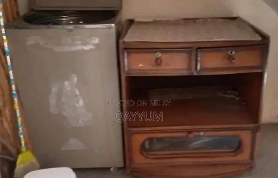 Nobel 21-inch Television with TV Trolley