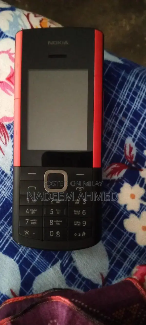 Nokia XpressAudio Compact Mobile with Audio Features