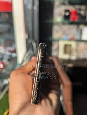 Apple iPhone XS 256GB Unlocked Smartphone