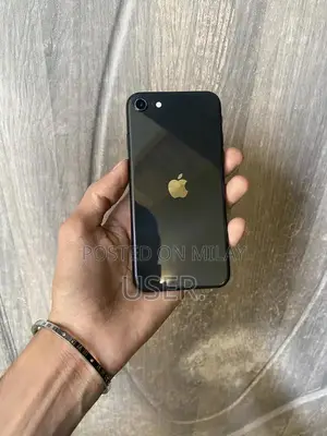 Apple iPhone SE 2020 64GB Unlocked Smartphone