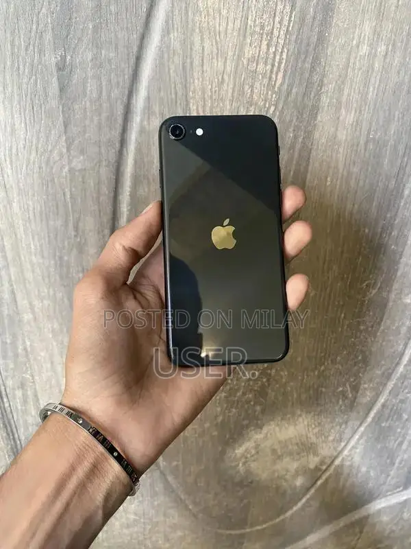 Apple iPhone SE 2020 64GB Unlocked Smartphone