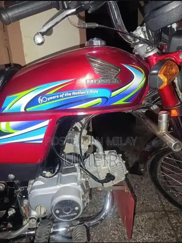 Honda CD 70 Motorcycle - 2024 Model in Excellent Condition