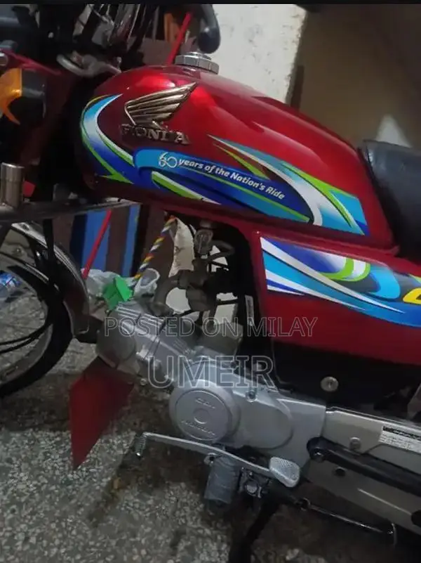 Honda CD 70 Motorcycle - 2024 Model in Excellent Condition