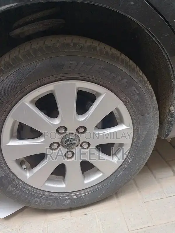 2008 Toyota Camry - Low Mileage Sedan with Powerful Engine