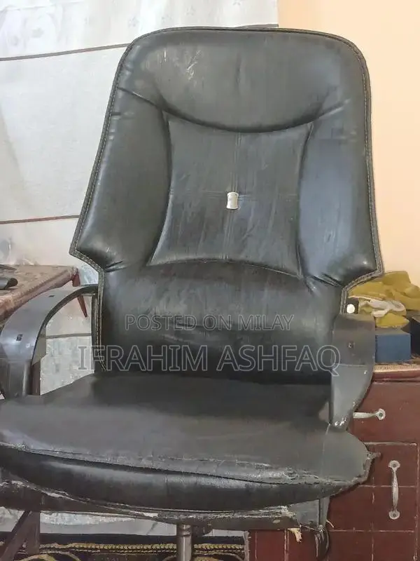 Leather Office Chair - Comfortable Seating Solution