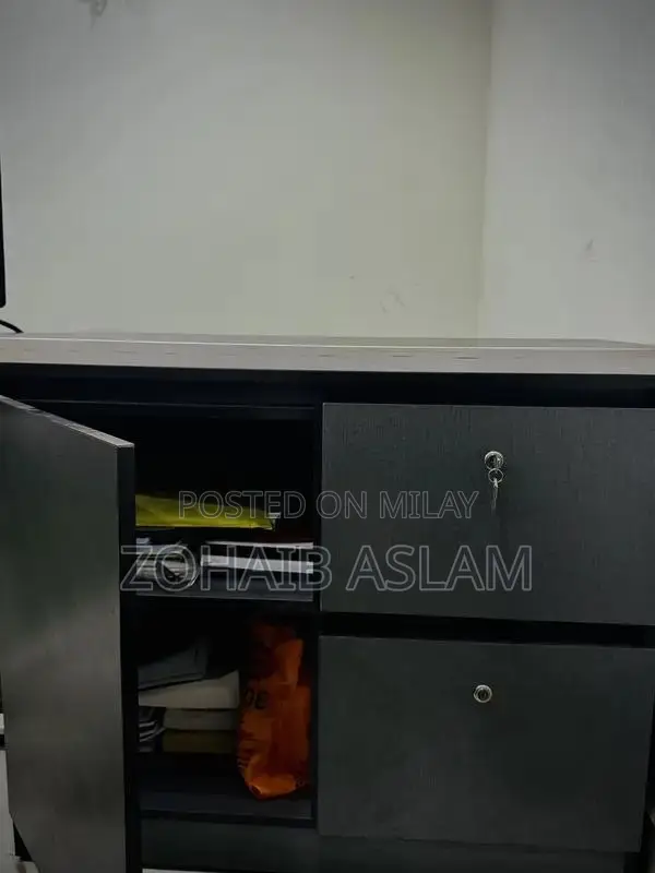 Modern Office Executive Desk with Side Table - 6 Feet