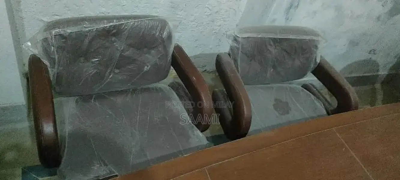 Professional Office Tables for Modern Workspaces