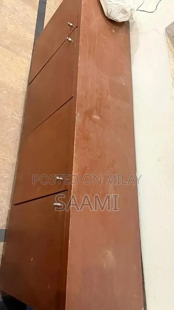 Professional Office Tables for Modern Workspaces