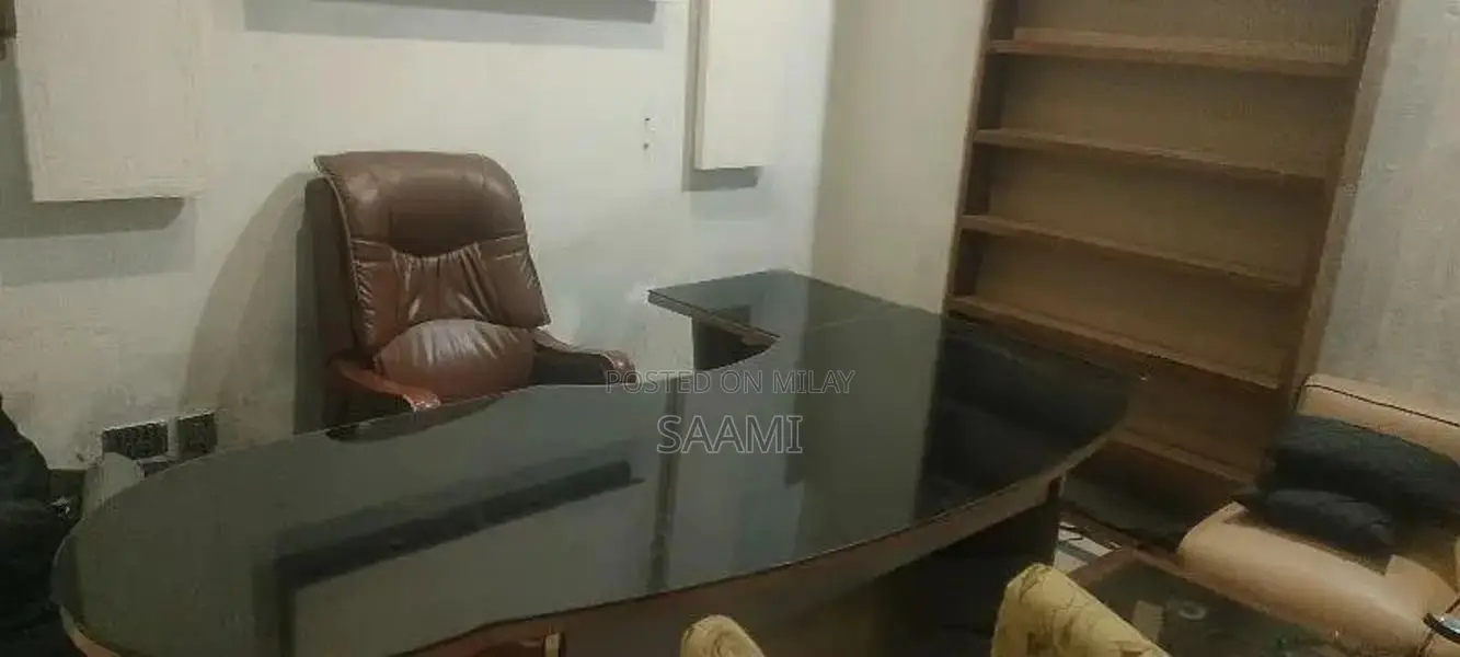 Professional Office Tables for Modern Workspaces