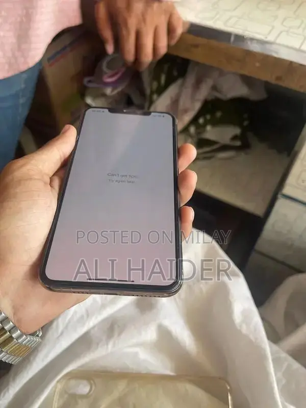 iPhone XS Max 64GB Smartphone - Premium Mobile Device