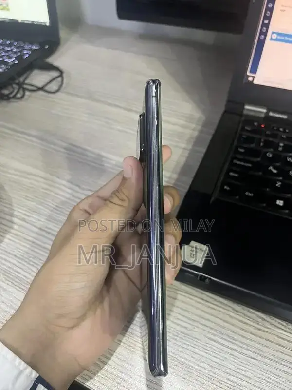 Sharp Aquos R6 Smartphone 5G Snapdragon 888 Flagship