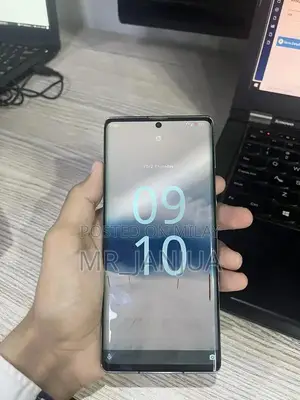 Sharp Aquos R6 Smartphone 5G Snapdragon 888 Flagship