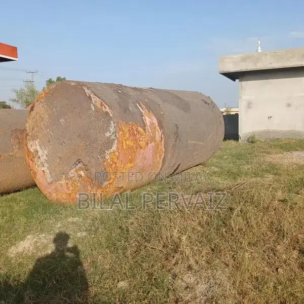 Large Industrial Oil Storage Tanks - 15,000 and 25,000 Liter Capacity