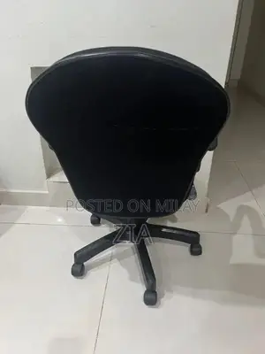 Photo - Comfortable Ergonomic Computer Office Chair - Lightly Used