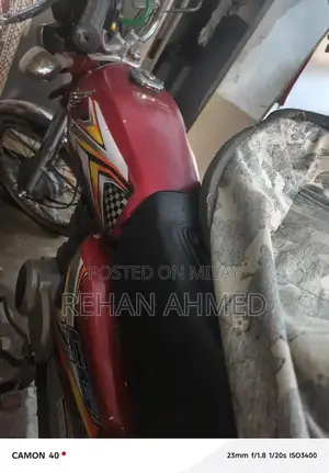 Honda 125cc Single Cylinder Motorcycle with Kick Start