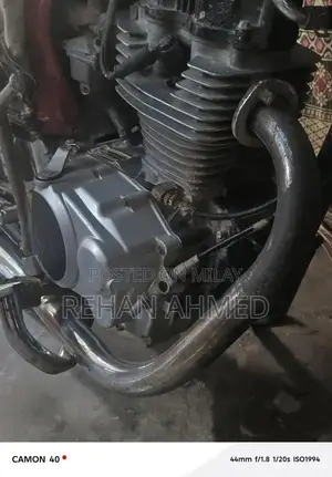Honda 125cc Single Cylinder Motorcycle with Kick Start