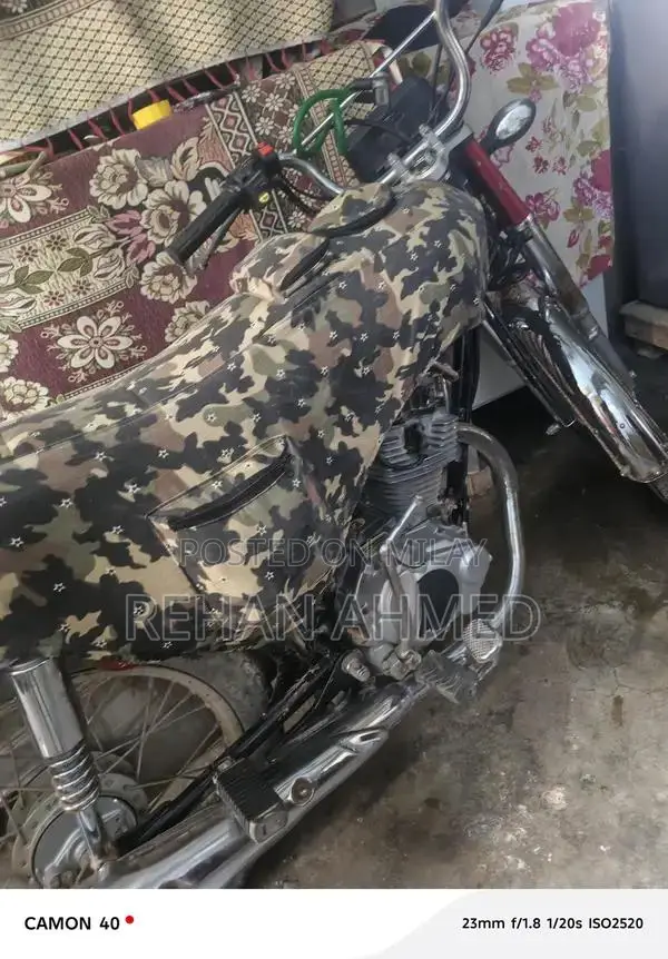 Honda 125cc Single Cylinder Motorcycle with Kick Start