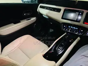 Honda Vezel Z Sensing SUV - Black Exterior, White Interior