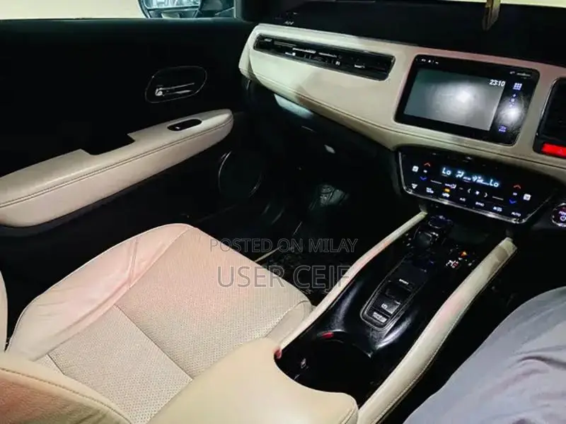 Honda Vezel Z Sensing SUV - Black Exterior, White Interior