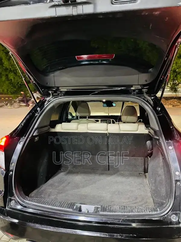 Honda Vezel Z Sensing SUV - Black Exterior, White Interior