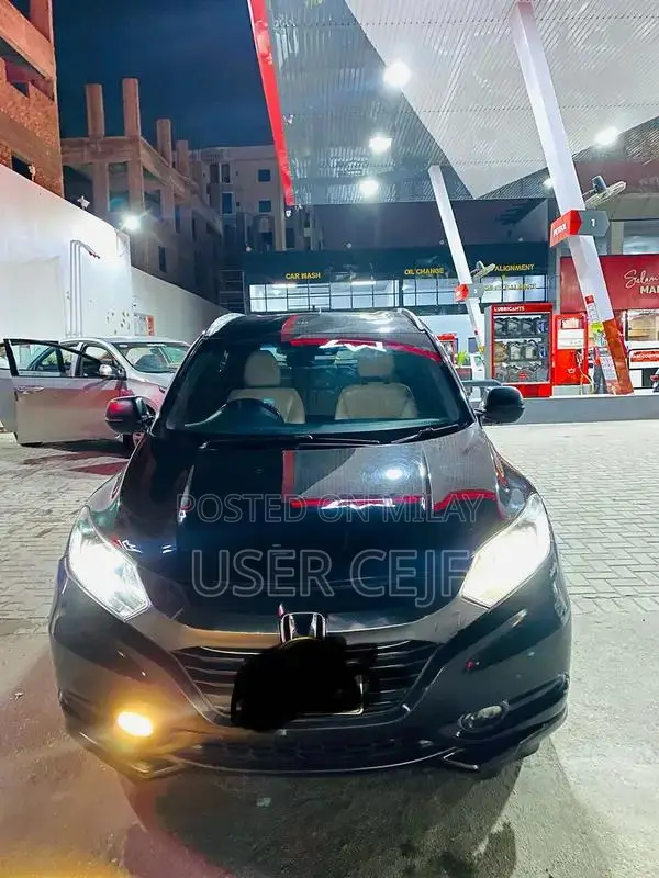 Honda Vezel Z Sensing SUV - Black Exterior, White Interior