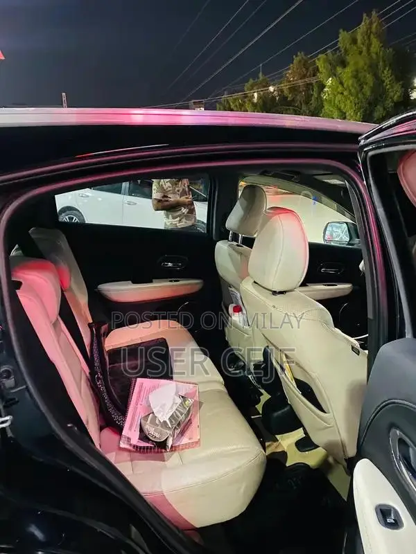 Honda Vezel Z Sensing SUV - Black Exterior, White Interior