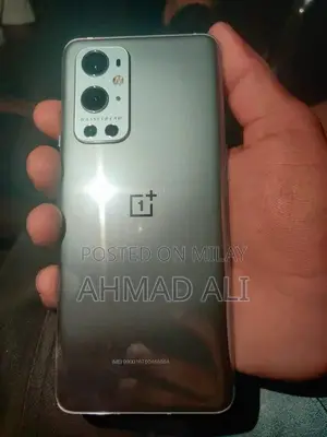 High-Performance 5G Gaming Smartphone with Advanced Features