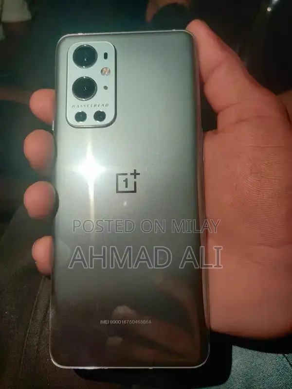 High-Performance 5G Gaming Smartphone with Advanced Features