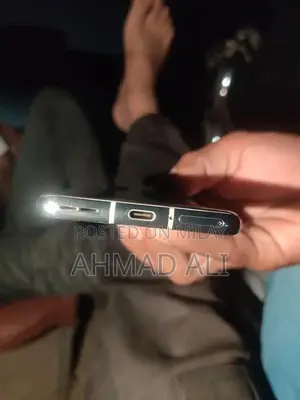 High-Performance 5G Gaming Smartphone with Advanced Features