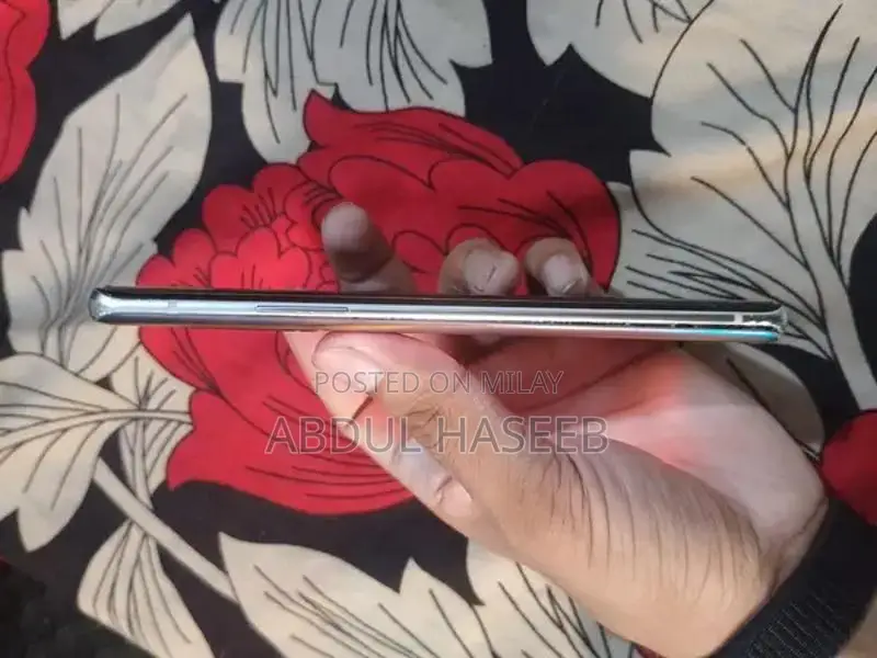 OnePlus 8 Smartphone - Dual SIM High-Performance Mobile Device