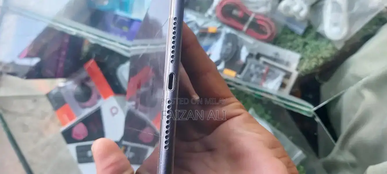 Apple iPad Mini 5 Tablet - 64GB Storage