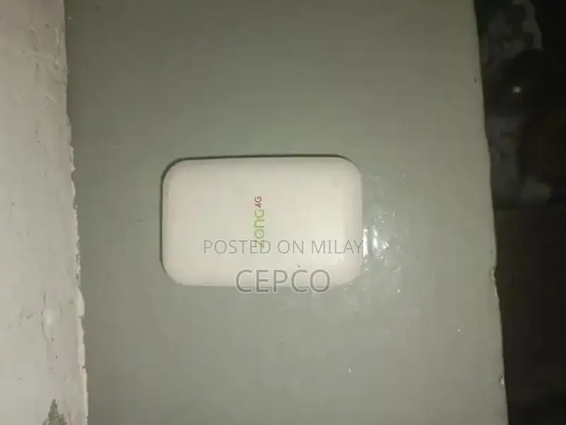 Zong Bolt+ 4G Mobile WiFi Hotspot Device