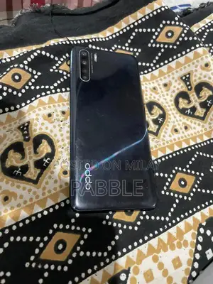 High Storage Smartphone with In-Display Fingerprint