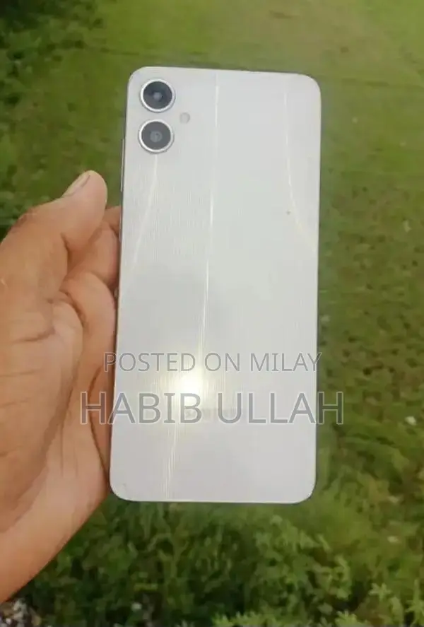 Samsung Budget Smartphone Minimal Condition