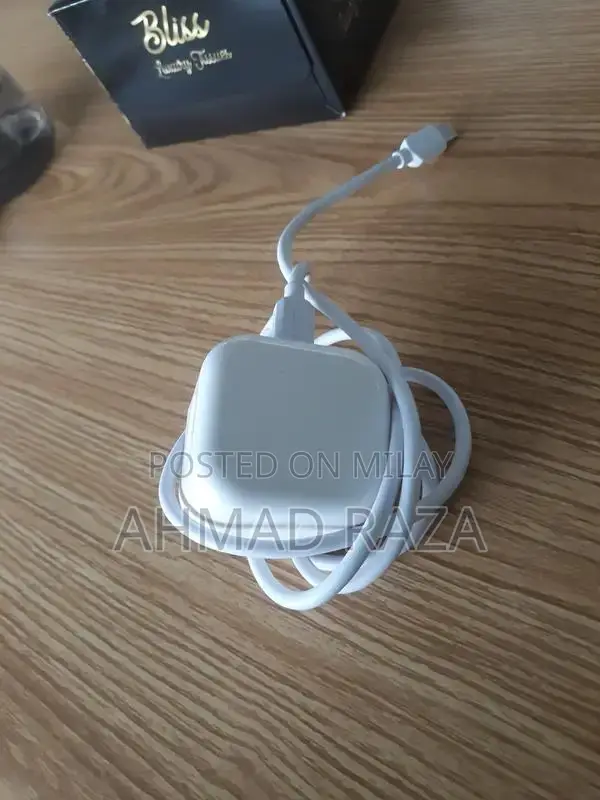 Smartphone without Accessories - Compact Mobile Device