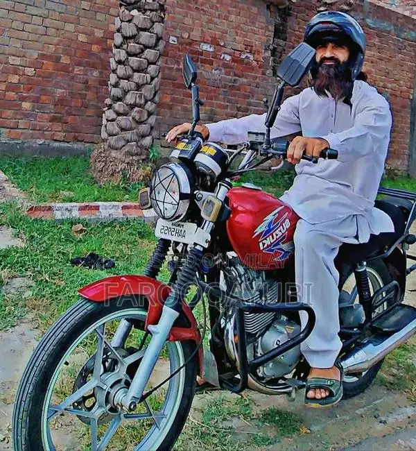 Suzuki GS Motorcycle - Single Rider Vehicle