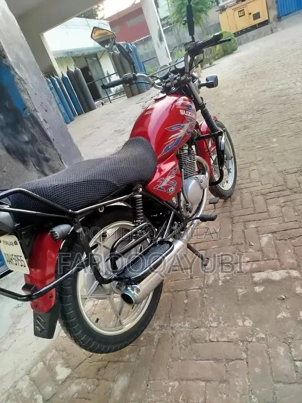 Suzuki GS Motorcycle - Single Rider Vehicle