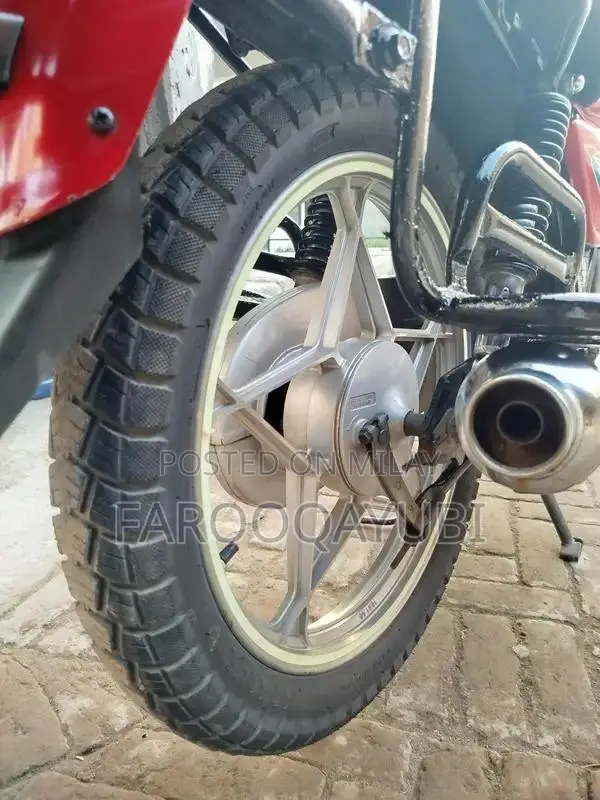 Suzuki GS Motorcycle - Single Rider Vehicle